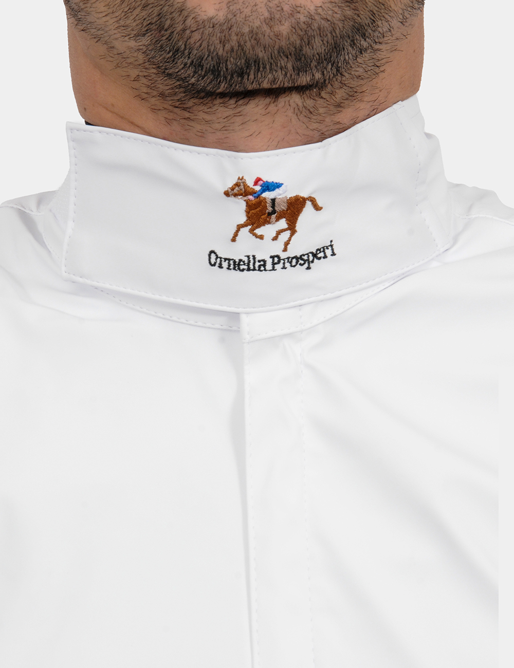 sottogiubba-gommato-033-particolare-colletto-chiuso